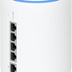 UBIQUITI DREAM ROUTER (Used Once For 10 Days) 