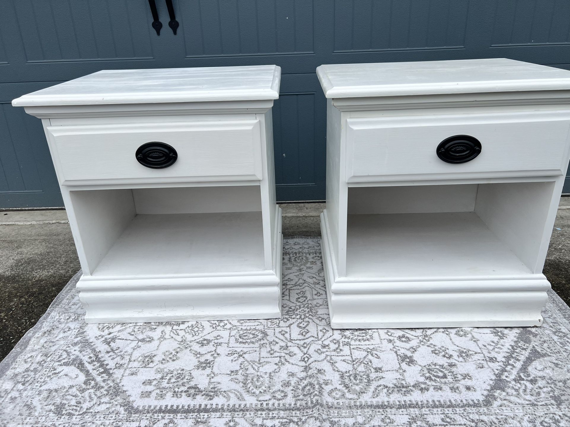 Solid Wood Nightstands-farmhouse Style