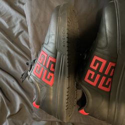 Givenchy G4 size 43