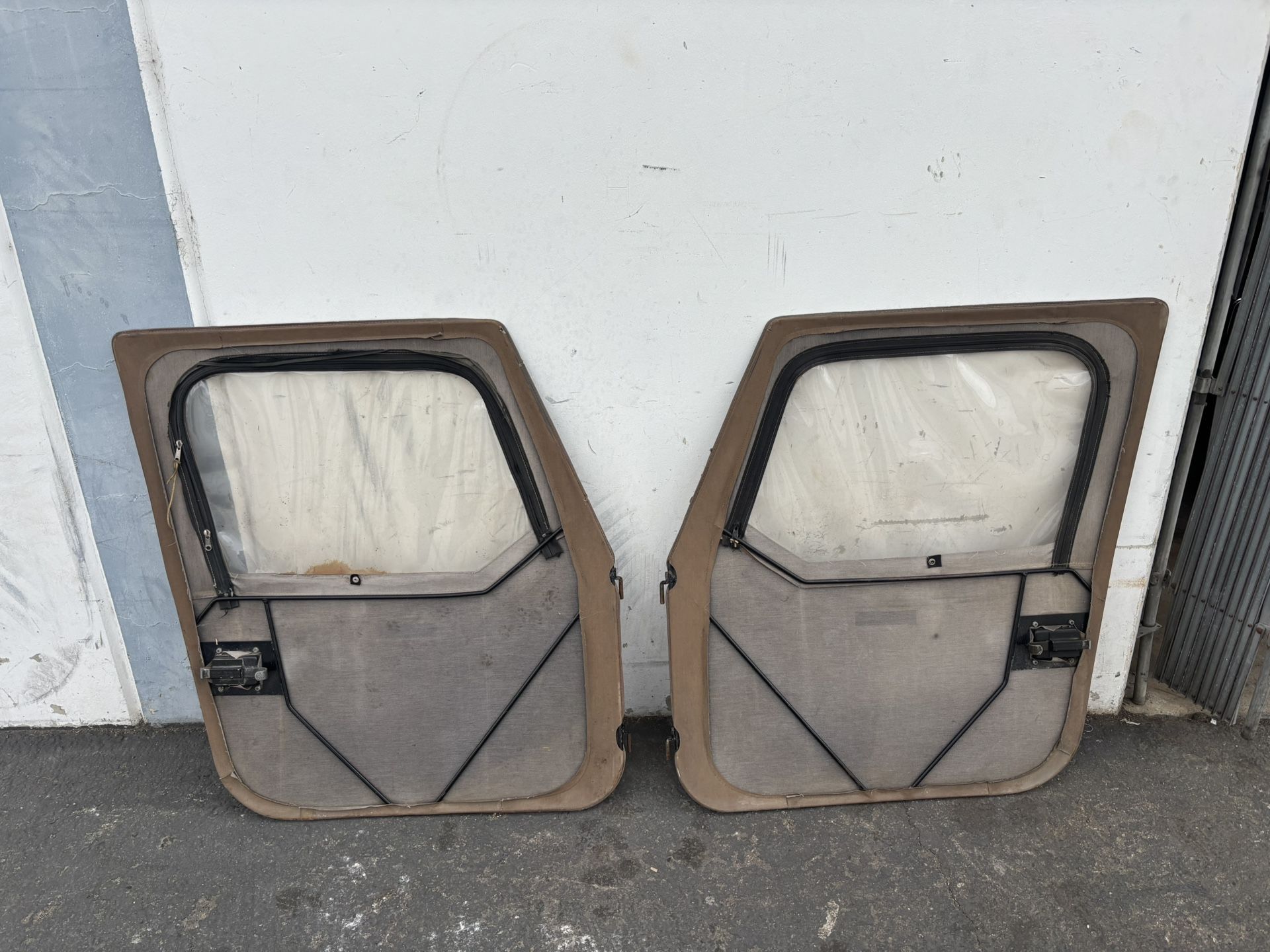 Jeep soft top doors