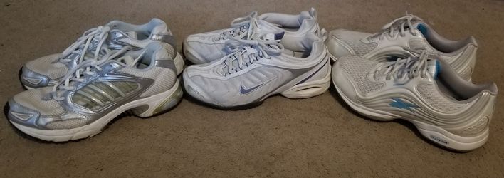 Womens tennis shoes 8.5