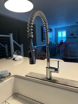Moen chrome touchless faucet