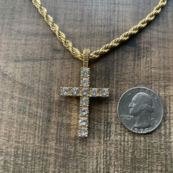 Cross Pendant In Lab Diamond Micro Pave fire 🔥 🔥 All Gold Bonded over Stainless Steel 💥 💥 Free 24” Rope Chain with Free Gift Box 🎁 