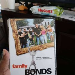 Family Bonds: The Complete First Season (DVD)