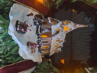 Thomas Kinkaid Lighted Christmas 2005 Village Church Figurine