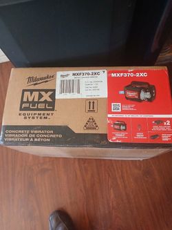 Milwaukee mxf370-2xc mx fuel concrete vibrator