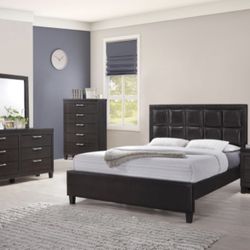 Queen Bedroom Set - Come In Box 📦 - Free Delivery 🚚 To Reasonable Distance 