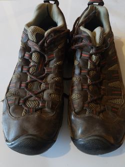 Keen mens size 10