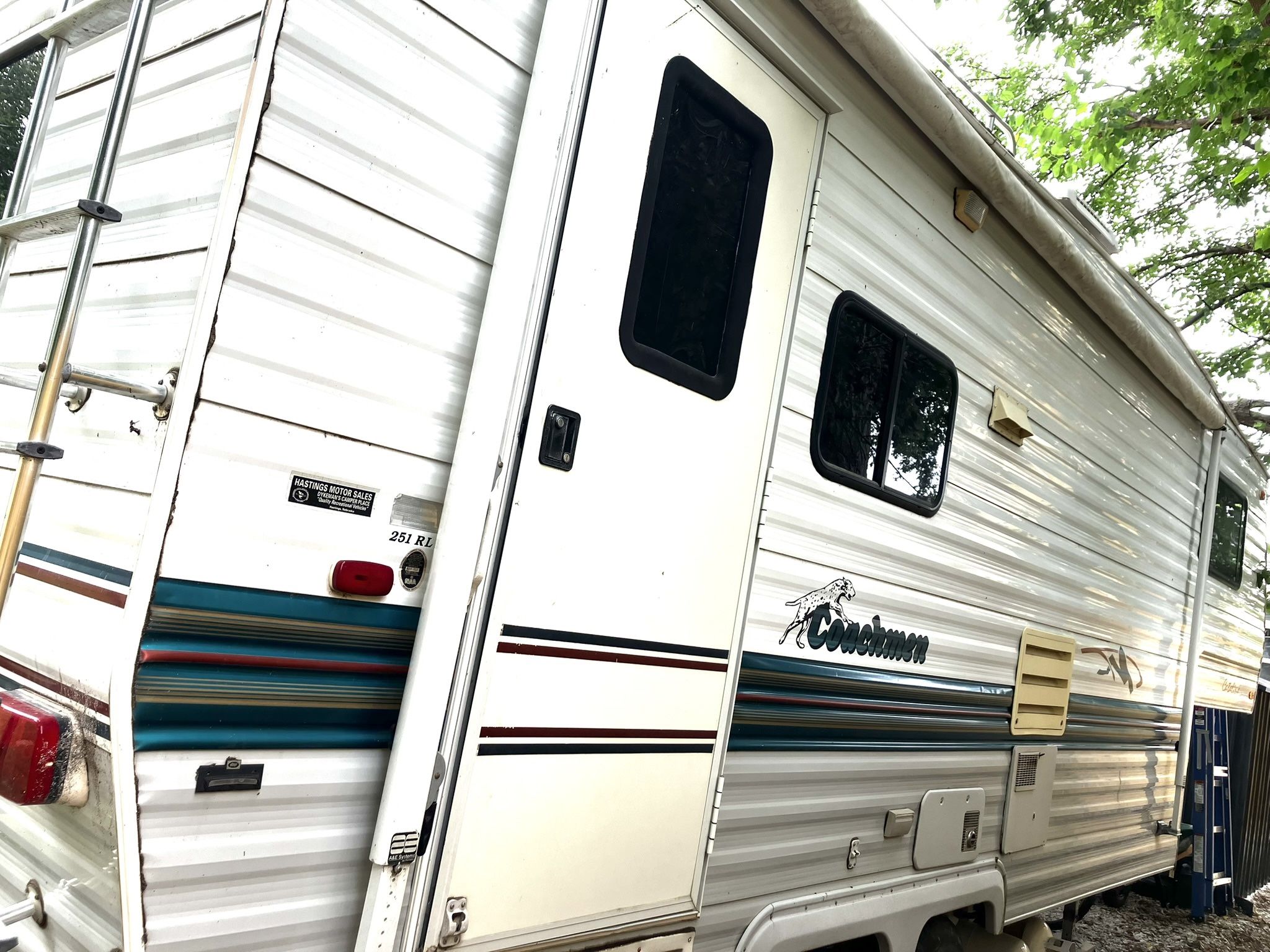 1998 Coachmen Coachmen título limpio