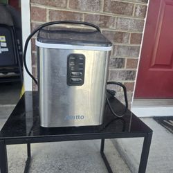 Aeitto Ice Maker Countertop 26lbs/24H, Ice Machine 8 Ice Cubes Ready in 6 Mins, 2 Sizes of Bullet Ice Portable Ice Makers with Basket & Scoop, Auto Se