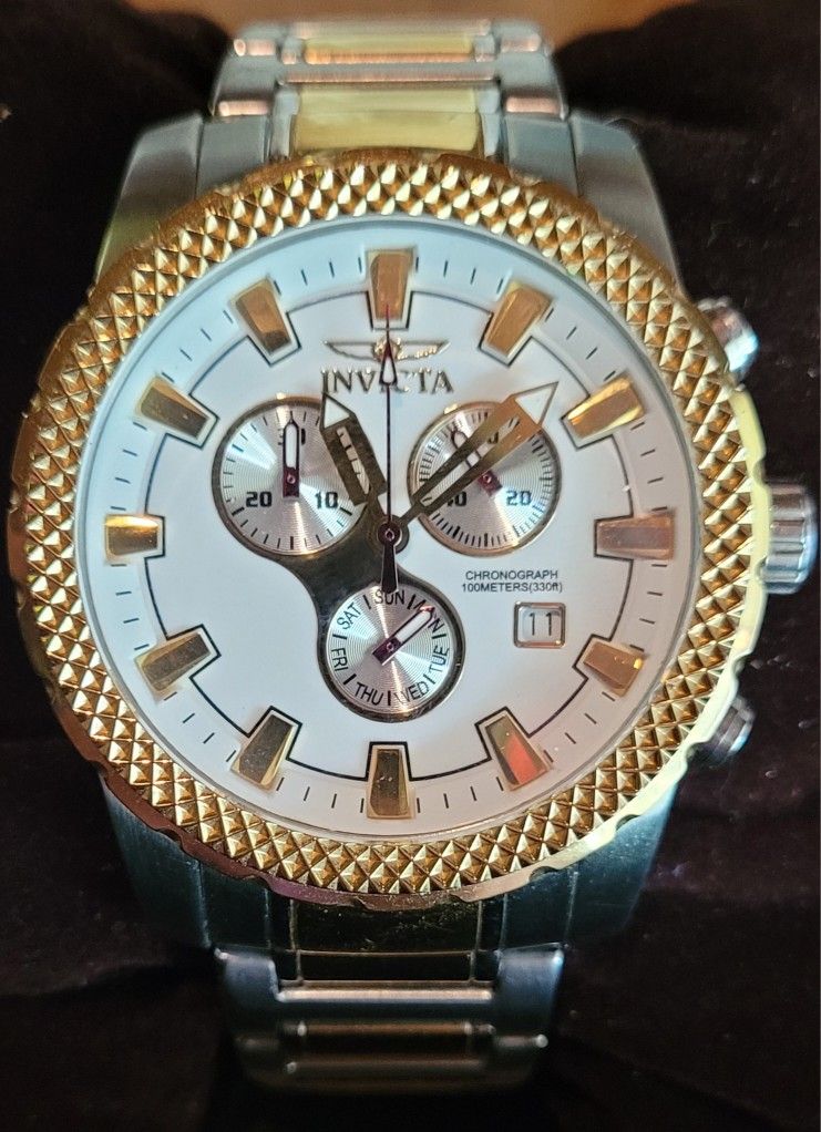 Men's Invicta 5272 White Dial Chronograph Day Date100M Calendar Wristwatch