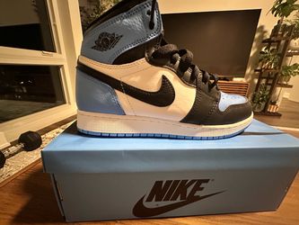 AIR JORDAN  1 RETRO HIGH OG GRADE SCHOOL SIZE 7Y