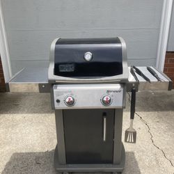 Weber Spirit 2 Barbecue / Grill with Utensils 