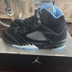 Air Jordan 5 Retro 'Black Carolina / UNC' 2026