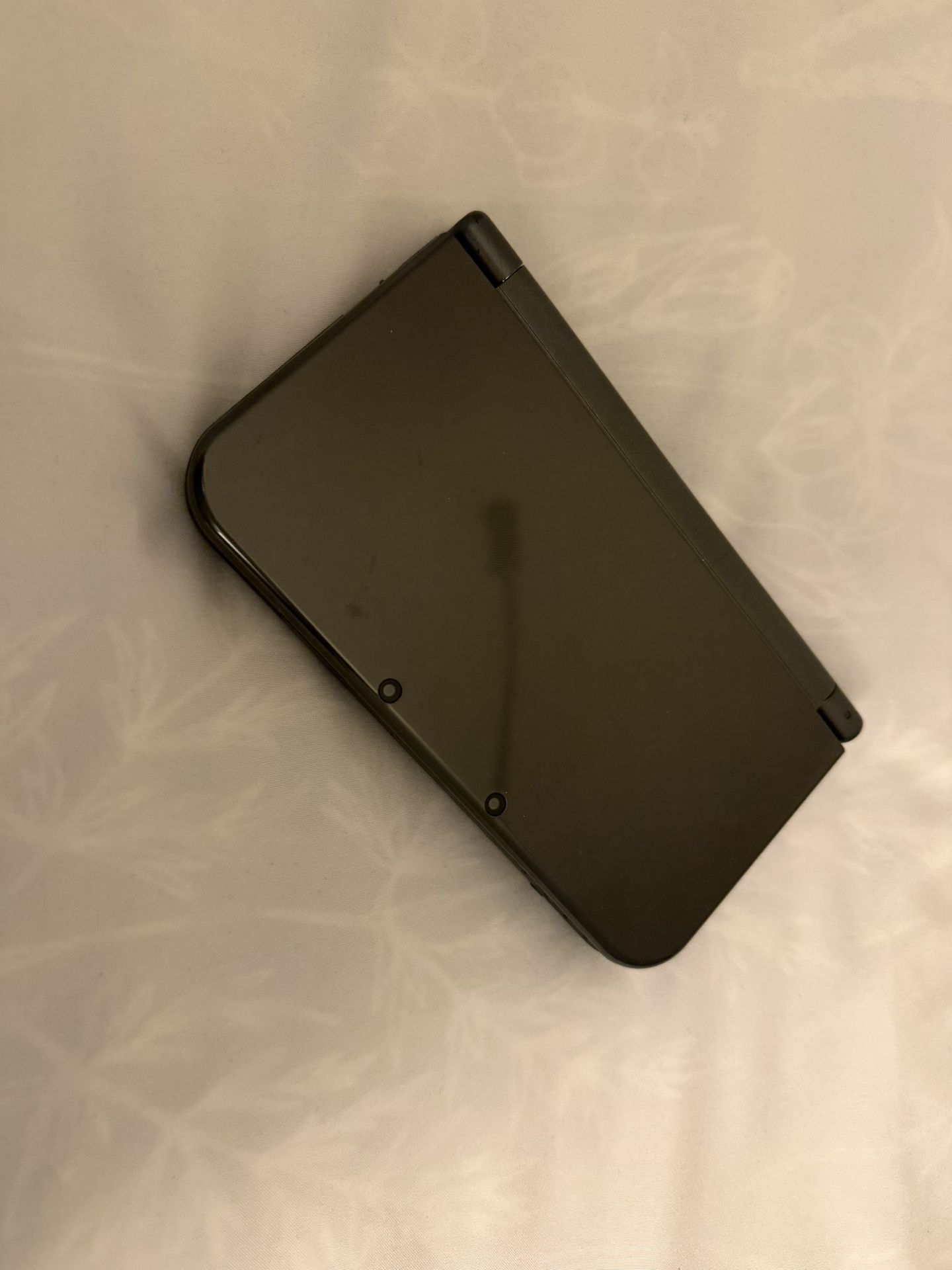 New 3ds XL Black With Charger And Memory Card