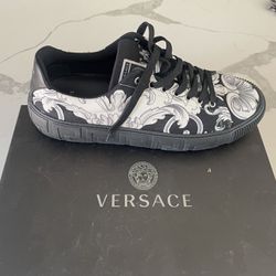 Versace Shoes 