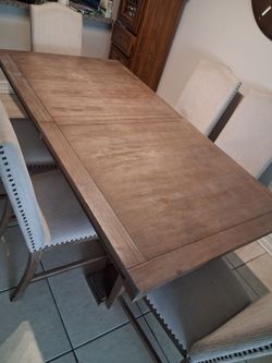 Extendable Dining Table