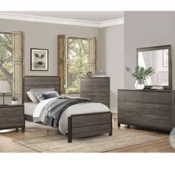Dresser, 2 Nightstands and Mirror GREAT Condition