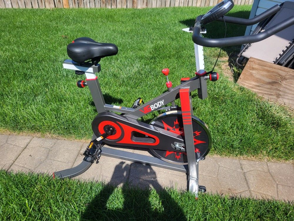 PELOTON-BIKE