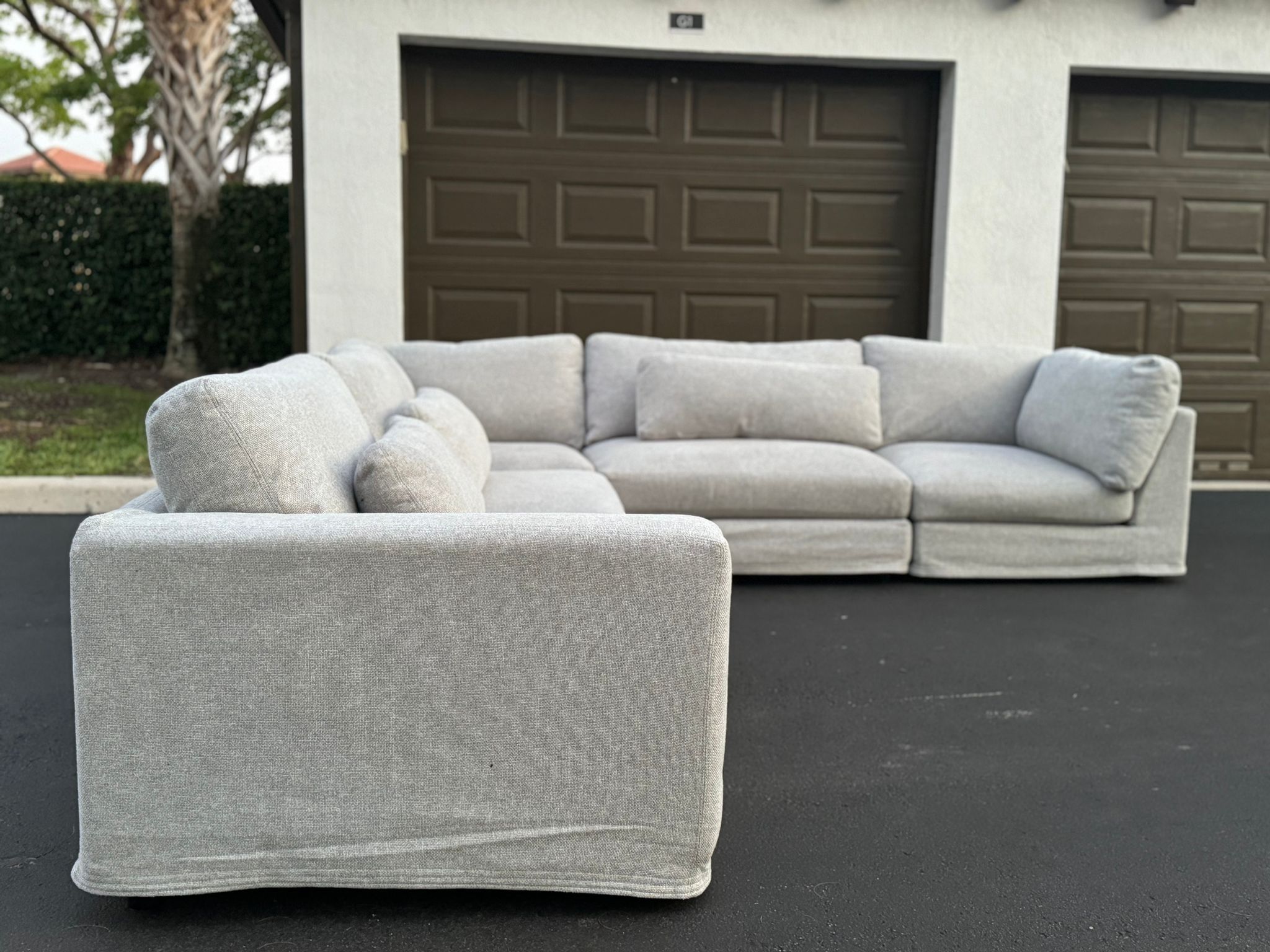 Sofa/Couch Sectional - Like New - Gray - Modular - Linen - Delivery Available 🚚