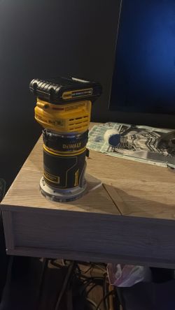 Dewalt Cordless Router / With Battery