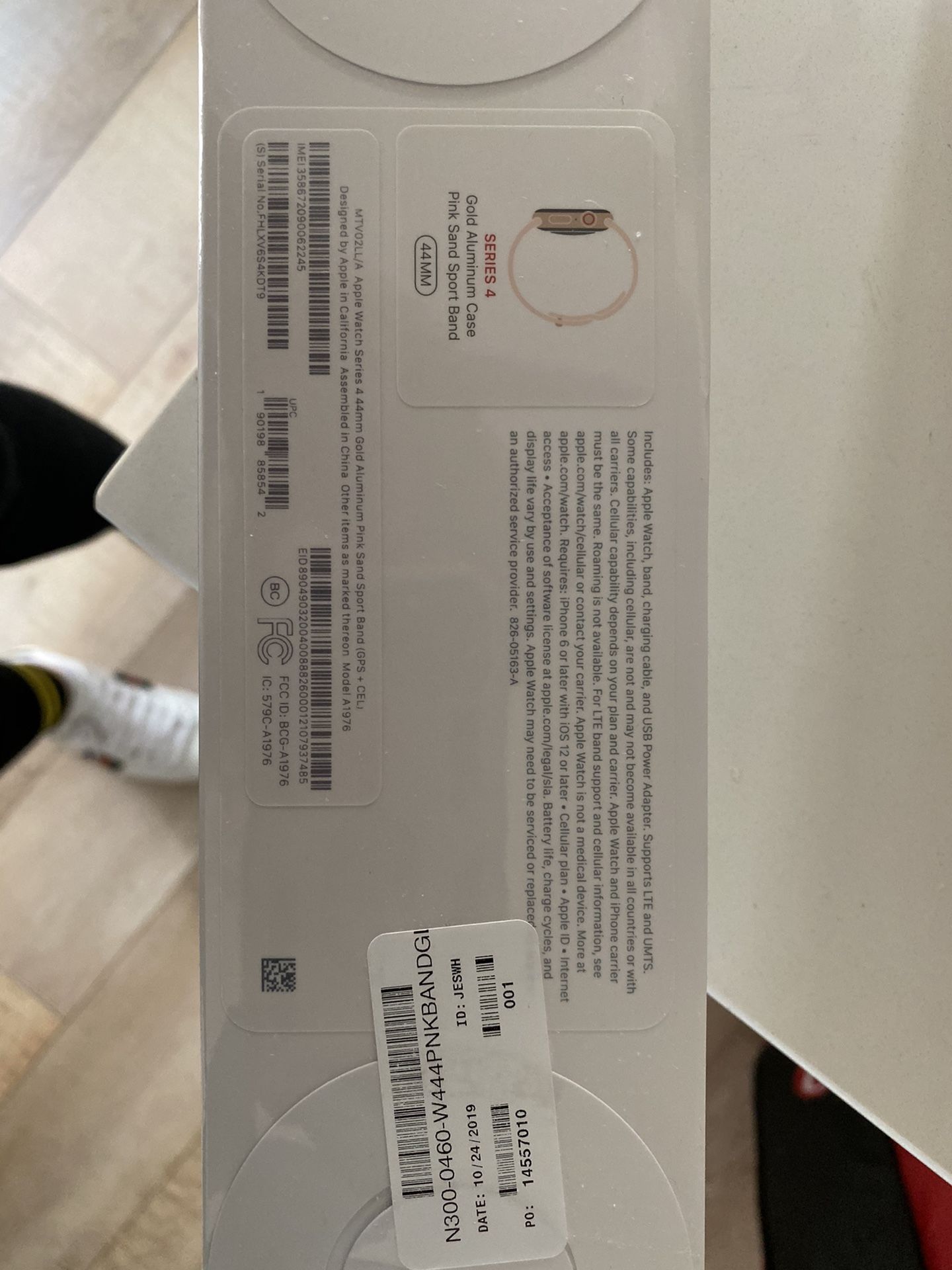 Apple Watch Series 4 44mm in sealed box