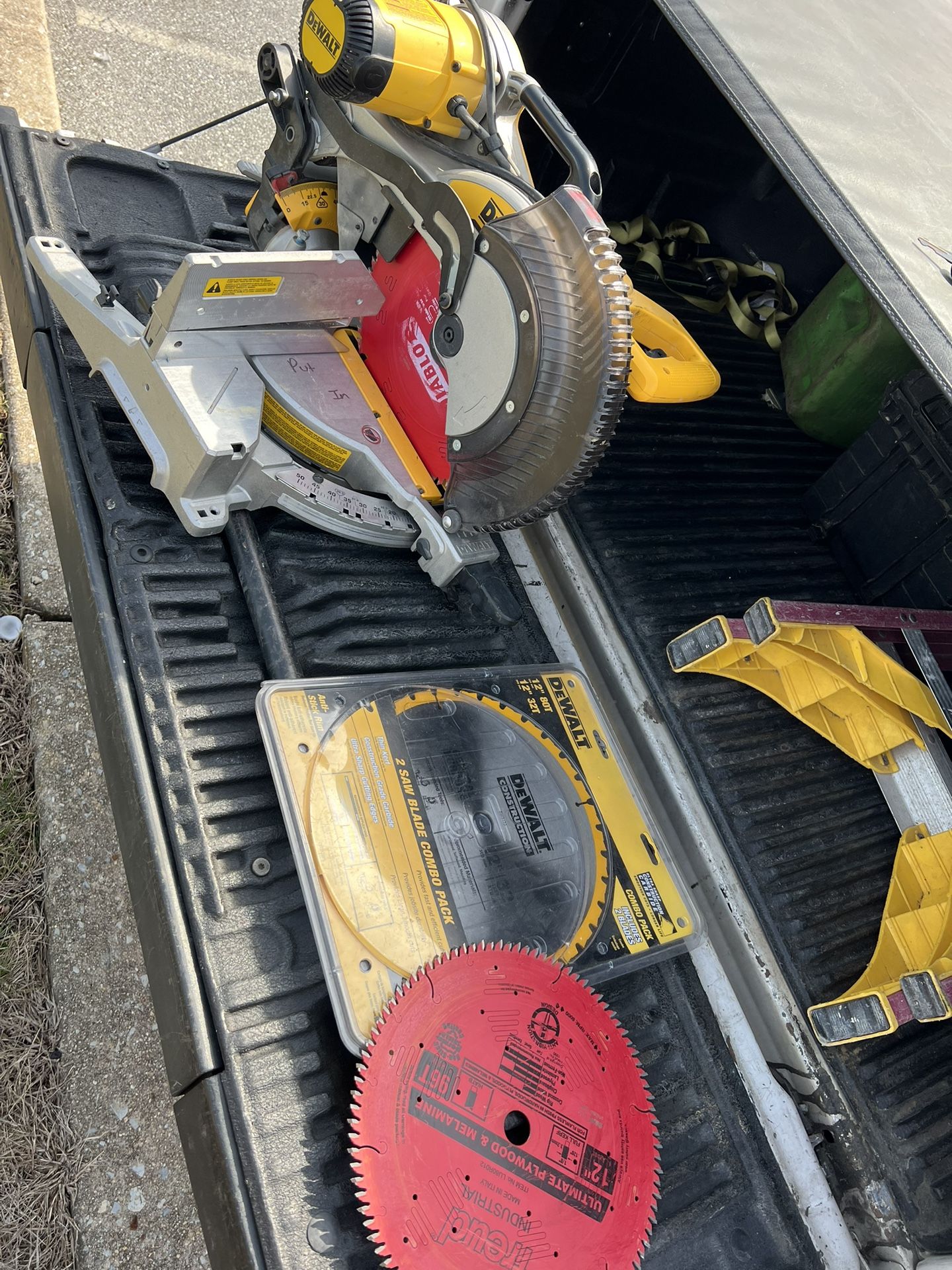 12” DeWalt Miter Saw