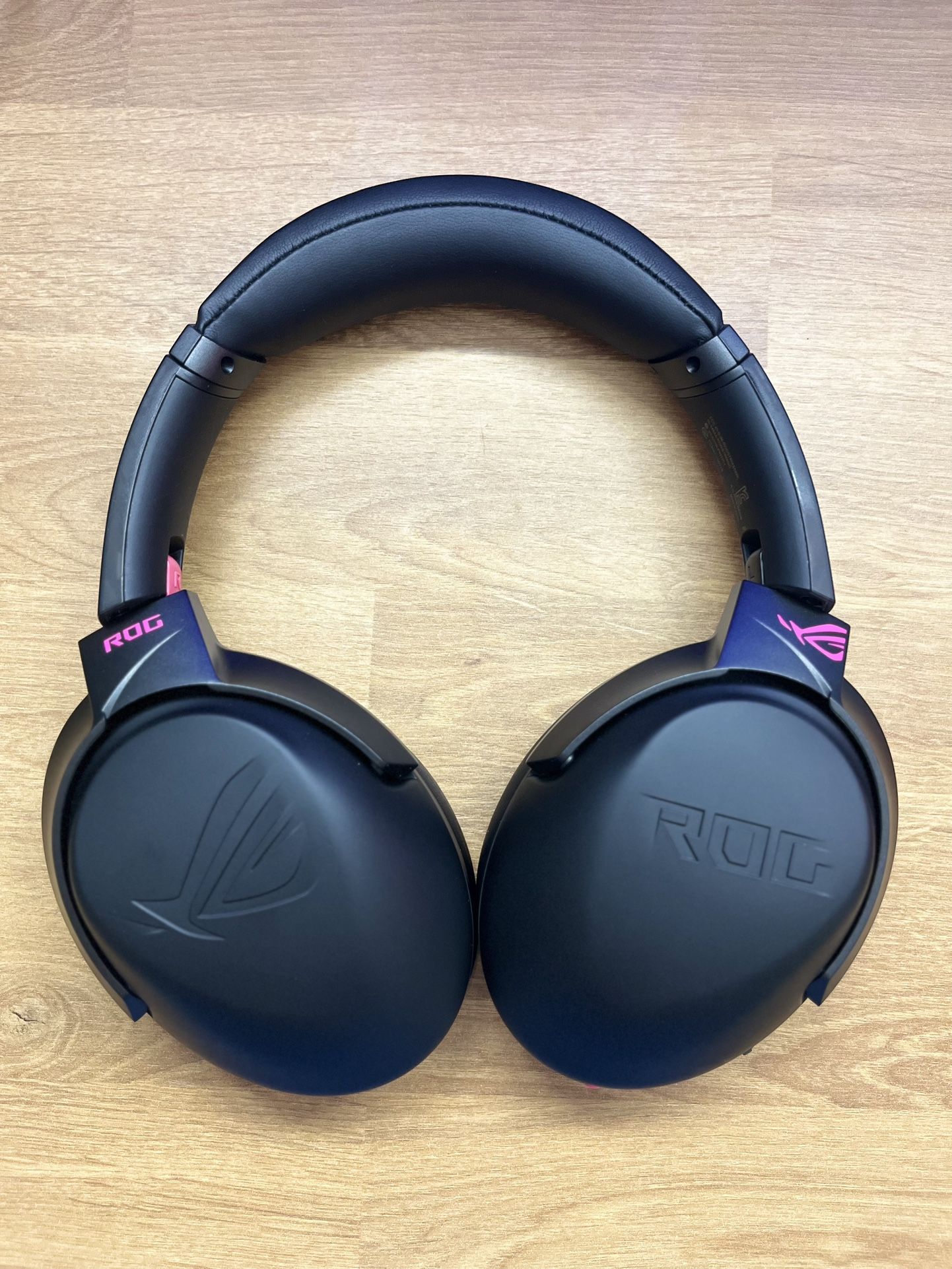 ASUS ROG STRIX GO 2.0 ELECTRO PUNK WIRELESS GAMING HEADPHONES