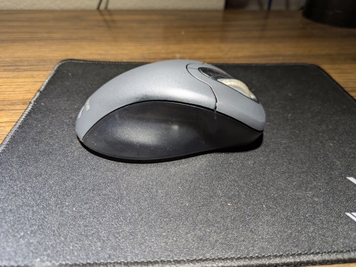 Microsoft Wireless Mouse 2.0 Optical 3-Button Silver 1008 with USB/PS2 Receiver