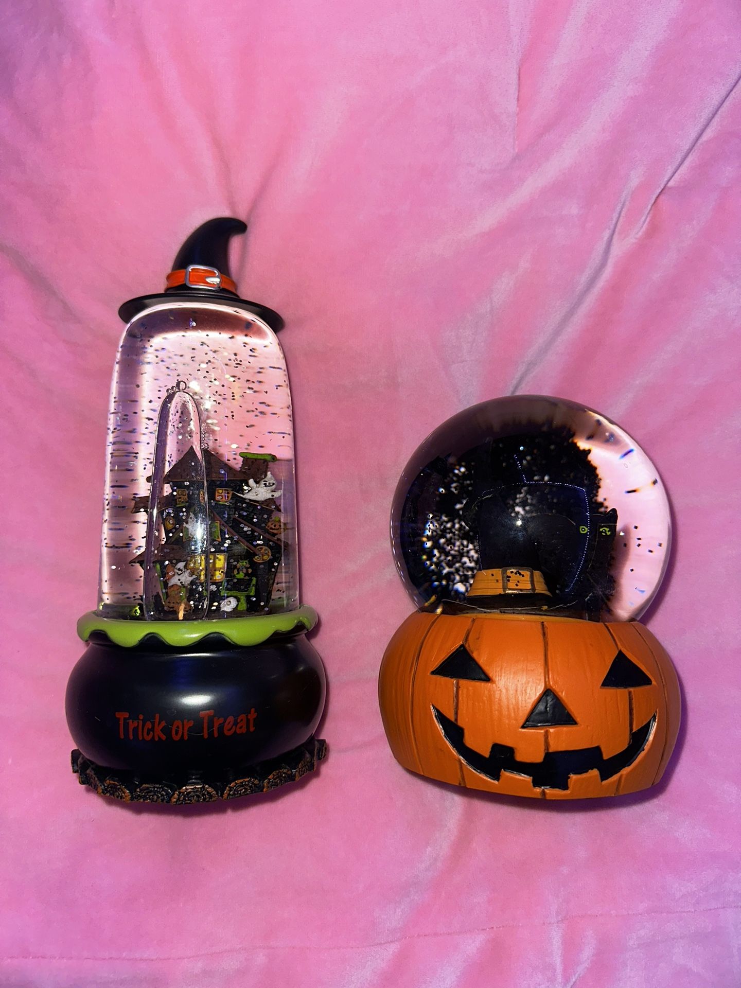 halloween snow globes 