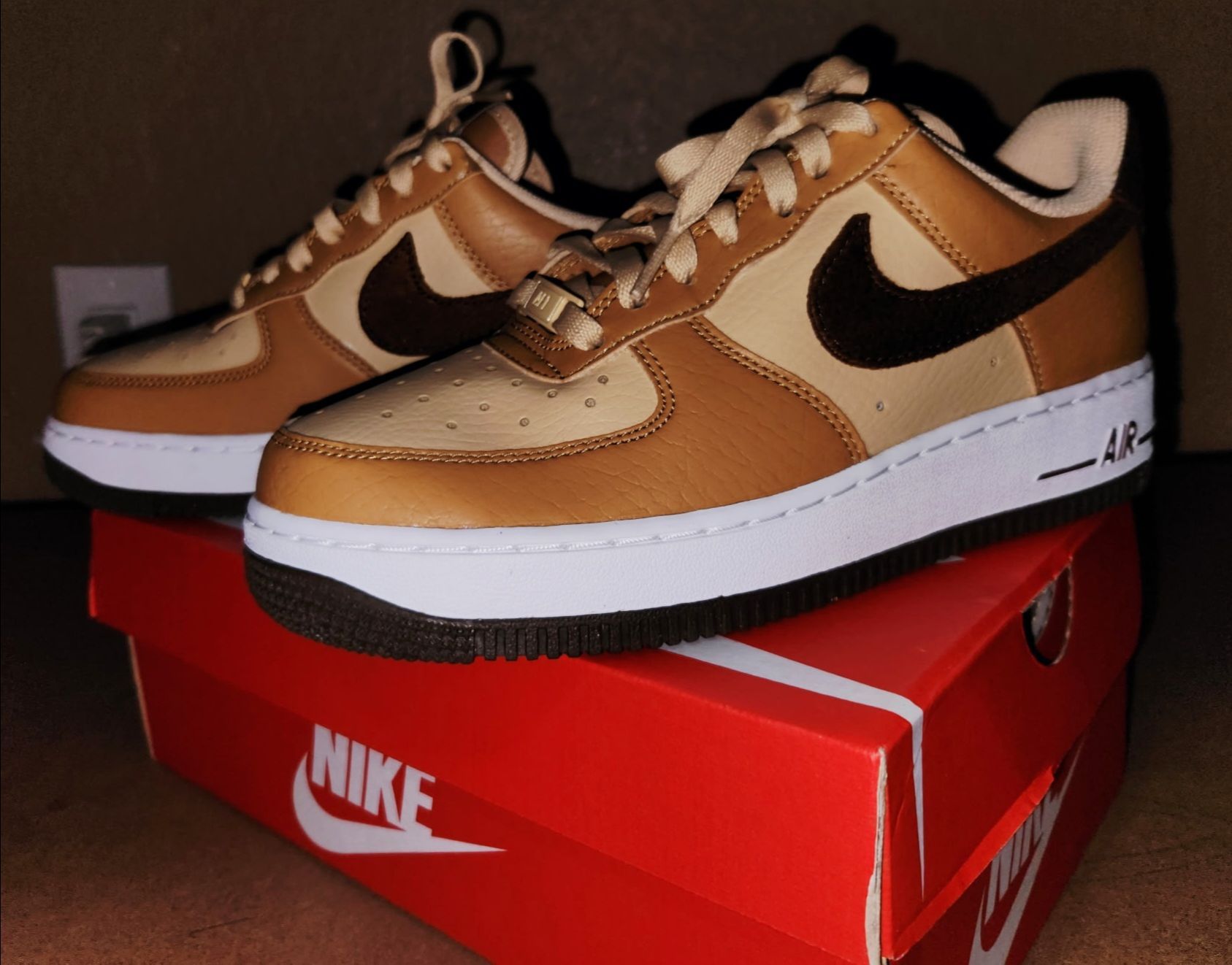 NIKE