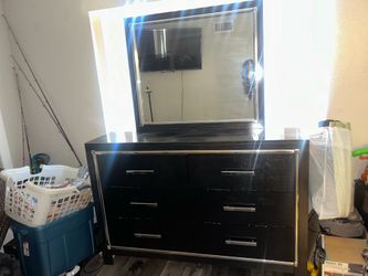 Dresser with mirror bedroom