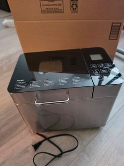 Elite Gourmet Programmable 2 ppund bread maker with digital screen- 3 loaf sizes
