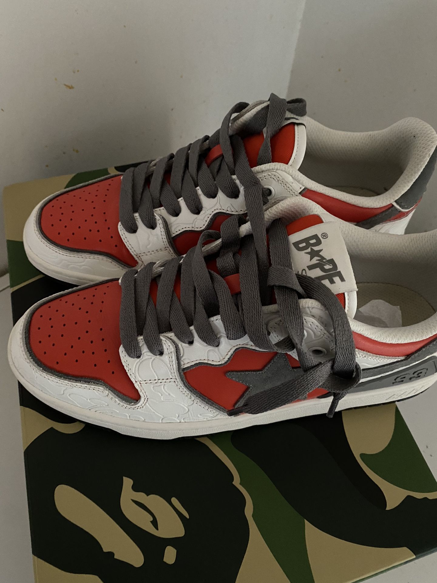 Bapestas White And Red