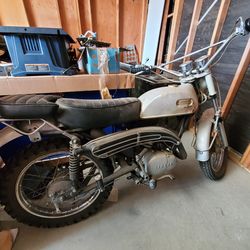 Vintage Yamaha Dirtbikes