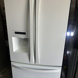 refrigerator 33 inches wide white 