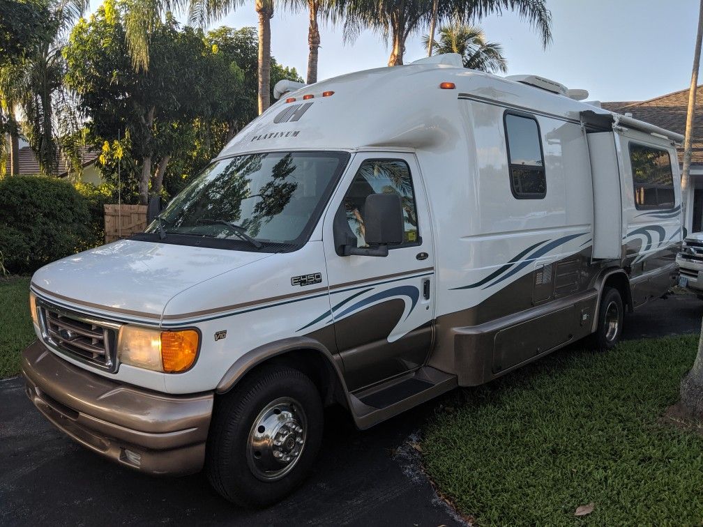 2004 COACH HOUSE PLATINUM XL270 CLASS B+ WITH SLIDE