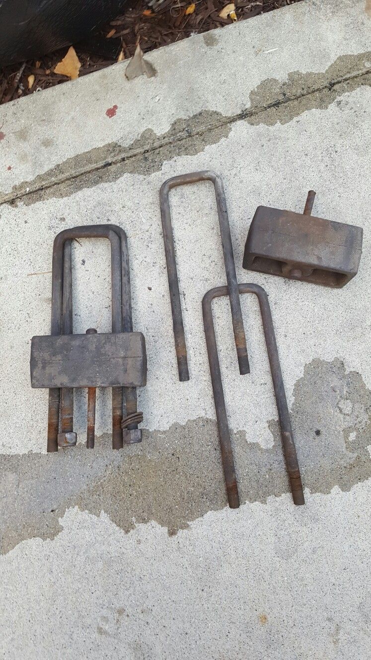 Chevy / Gmc 1500 U Bolts And Blocks
