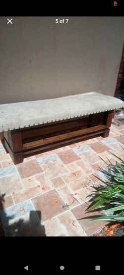 CINDY CRAFORD STYLE DINING BENCH..USED