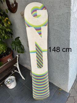 GNU B Nice women’s Snowboard (148cm) With Burton Boots Size 10