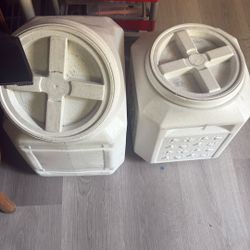5+ Gallon Dog Or Cat Good Storage Containers