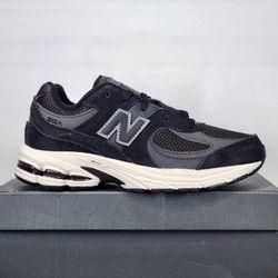 Big Kids' New Balance 2002R Shoes - Black / Black - 4Y, 4.5Y, 7Y (5.5, 6, 8.5 Women)