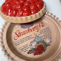 Strawberry Pie Plate With Cover