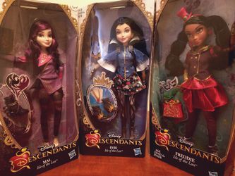 Lot of 3 Disney Descendants Dolls: 2 Evie & a Mal Isle of The Lost, Hasbro