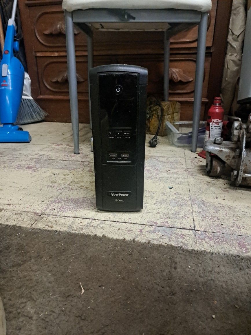Cyber Power 1500va Uninterruptable Power Supply