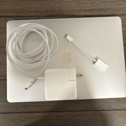 MacBook Pro 13 (Good As New)