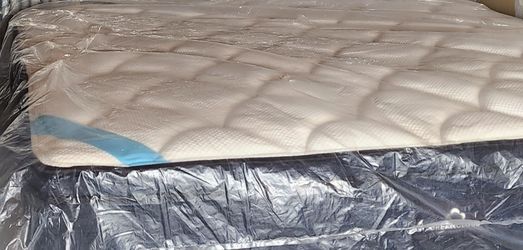King Mattress DreamClous Premier