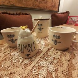 Rae Dunn Queen Bee Tea Set