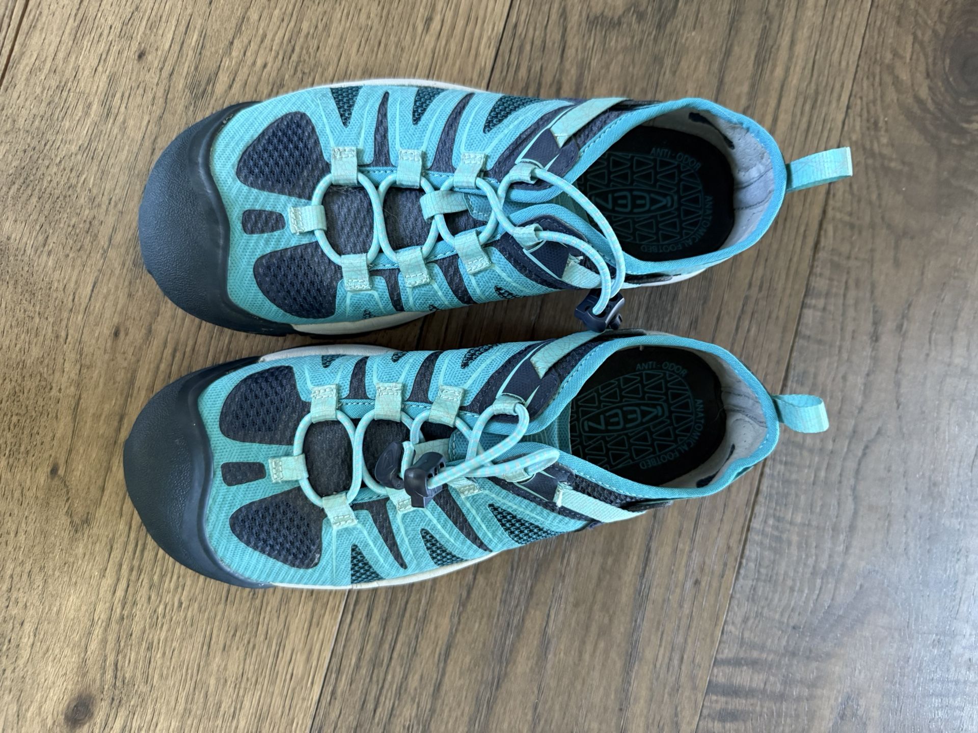 Women’s Keen Sandals Size 7