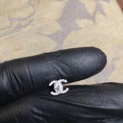 silver CC vv1 moissanite earrings 